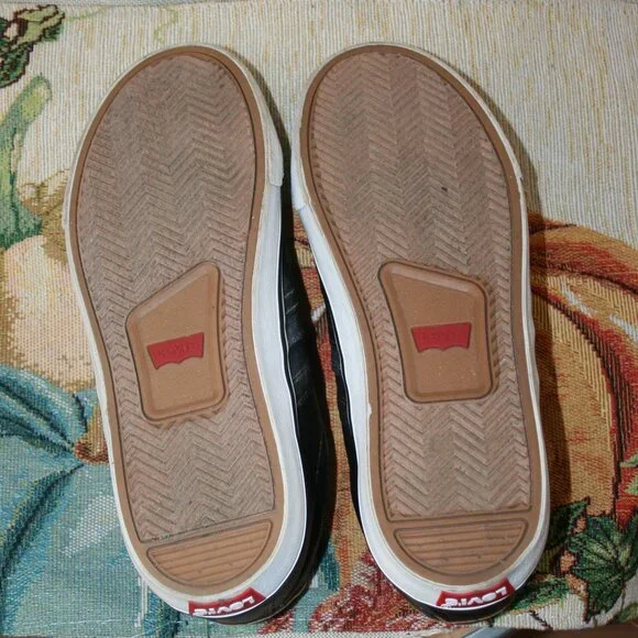 Levis Comfort Sneakers - Picture 8 of 9